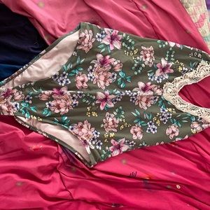 **FLORAL BATHING SUIT